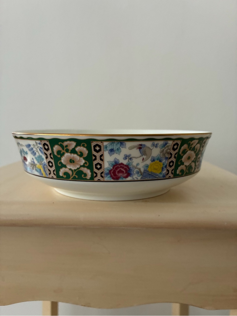 PRICE REDUCED!
VINTAGE COLLECTION MIKASA BONE CHINA SERVING BOWL